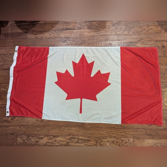 Premium Canada Flag approximately  27"x 54" (Outdoor Indoor) - Picture 3 of 9